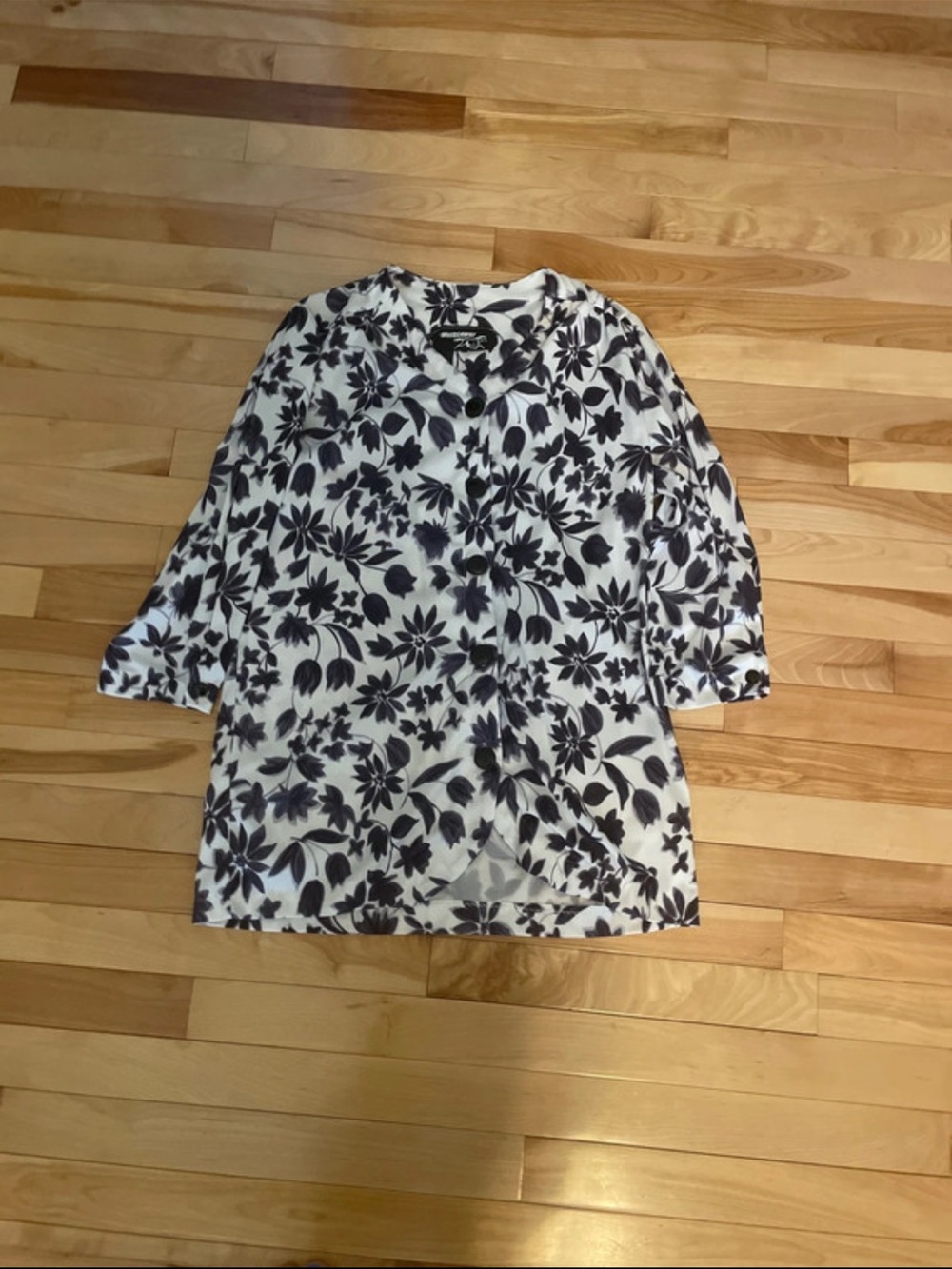USA made vintage top floral button